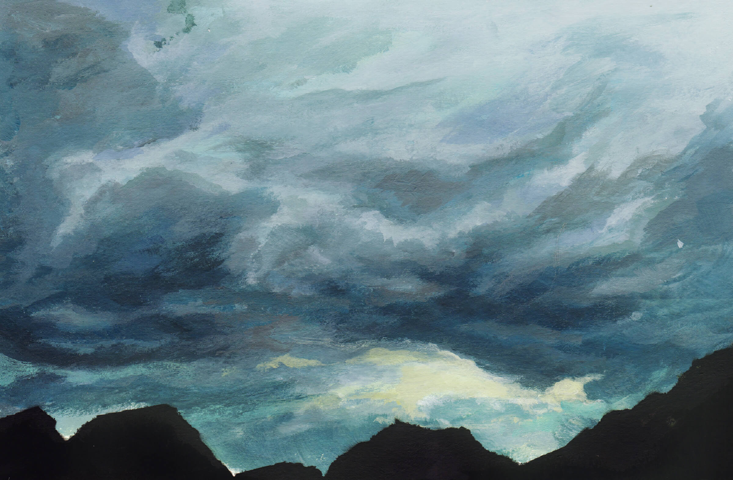 Pintura de nubes de tormenta, azul grisáceas, sobre los picos de unas montañas negras.